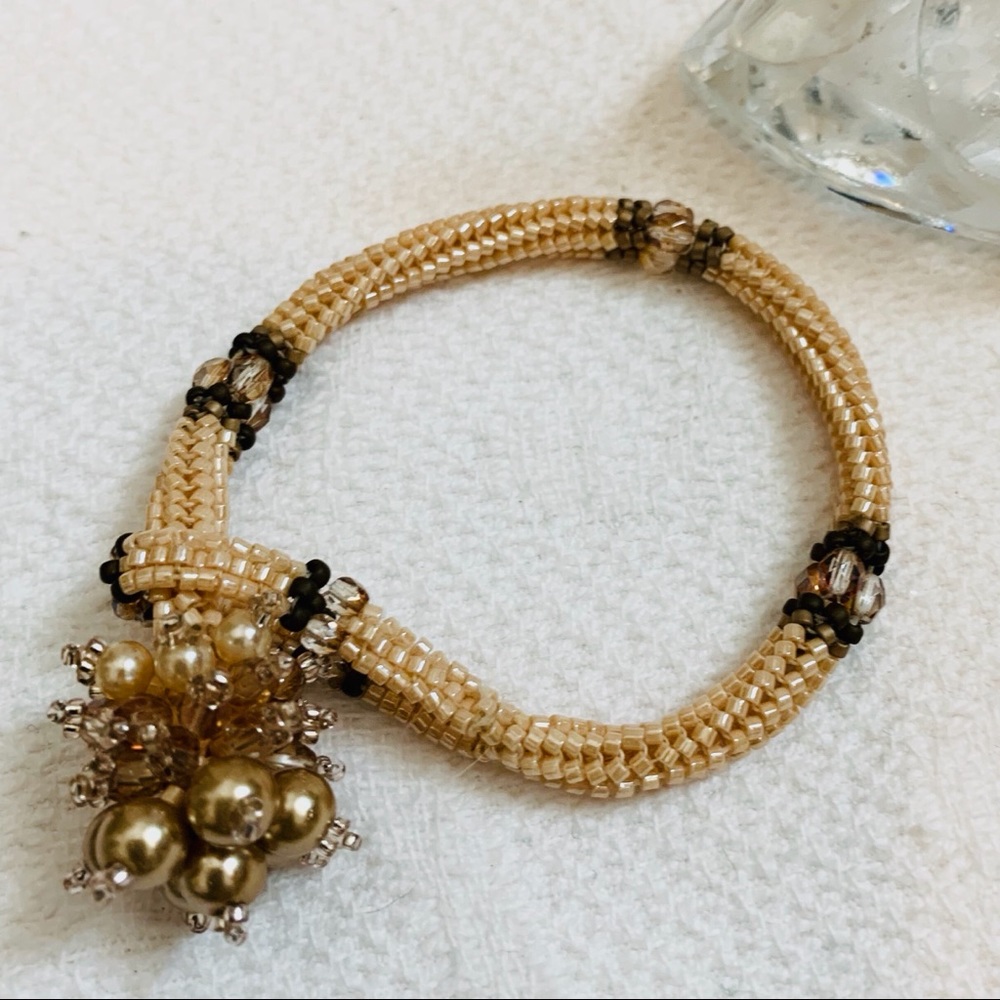 HANDMADE BEADED BRACELET - Picture 4 of 15